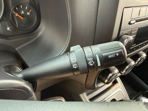 Used 2015 Jeep Patriot High Altitude AWD/4WD image 26
