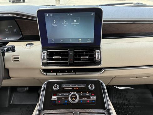Used 2019 Lincoln Navigator Reserve w/ Cargo Package AWD/4WD image 20