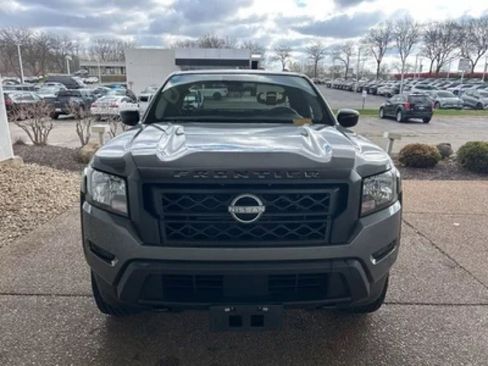 Used 2022 Nissan Frontier S w/ Technology Package AWD/4WD image 2