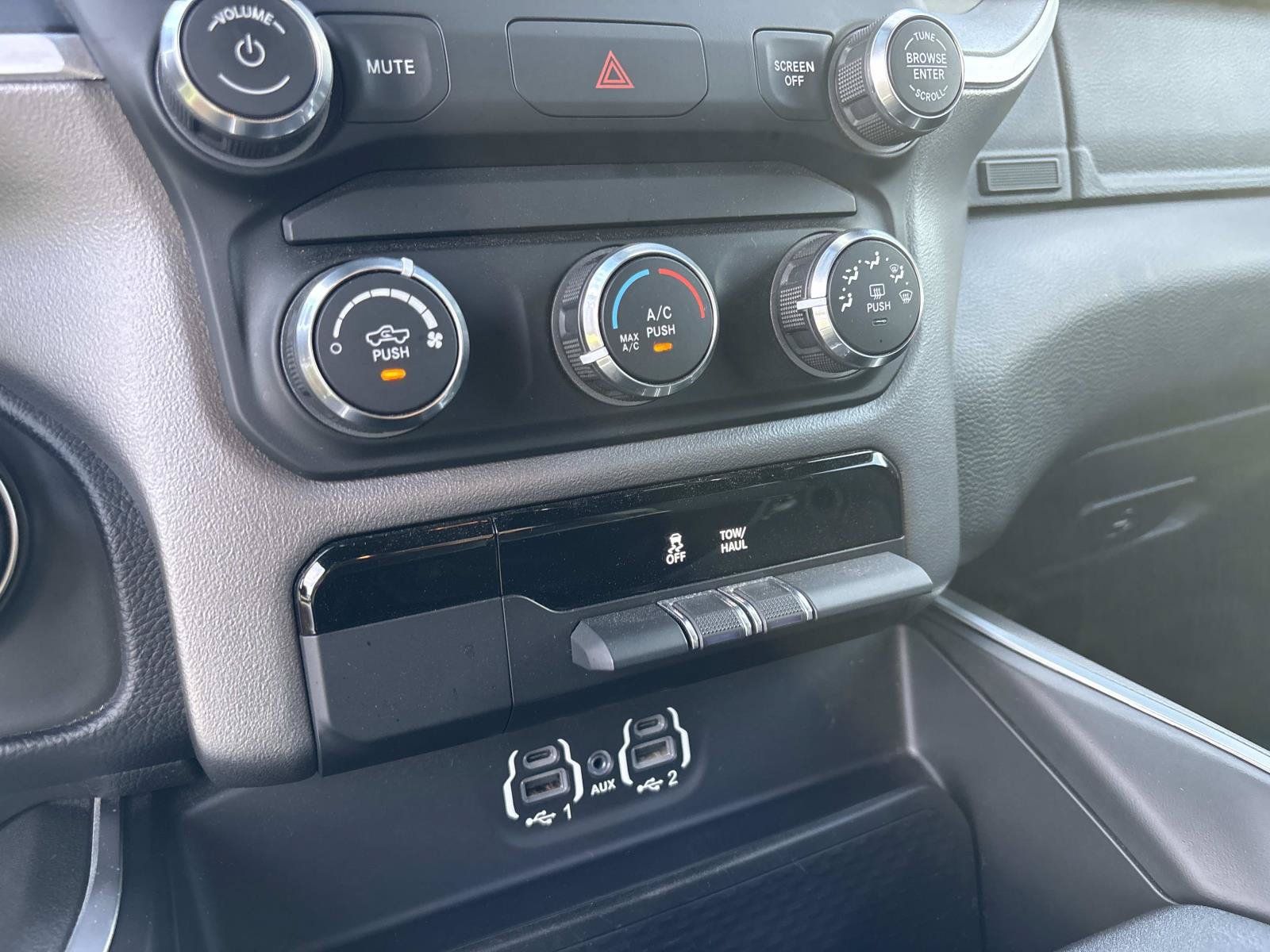 Used 2020 RAM 1500 Big Horn RWD image 25