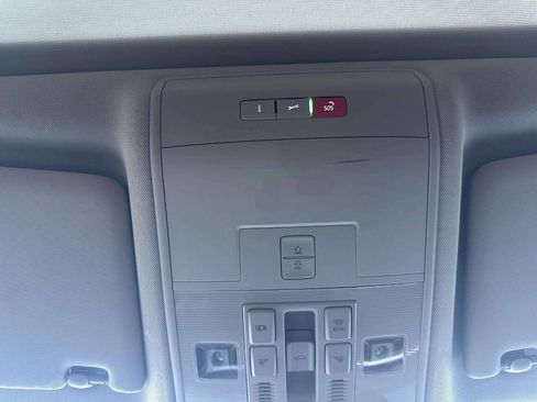Used 2021 Volkswagen Atlas SEL AWD/4WD image 35