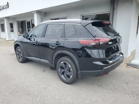 Used 2026 Nissan Rogue SV w/ SV Premium Package FWD image 2