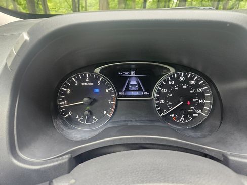 Used 2020 Nissan Pathfinder SL AWD/4WD image 39