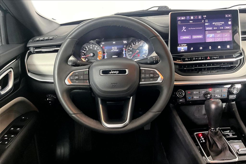 Used 2025 Jeep Compass Limited AWD/4WD image 5