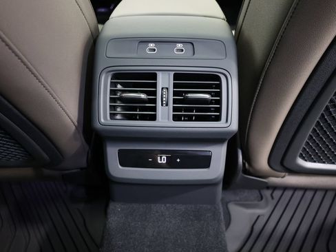 Used 2025 Audi Q5 Premium w/ Convenience Package AWD/4WD image 25