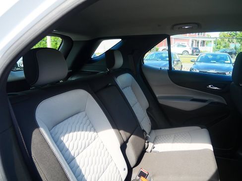 Used 2018 Chevrolet Equinox LS AWD/4WD image 28