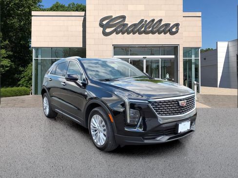 Certified 2024 Cadillac XT4 Luxury w/ Cold Weather Package AWD/4WD image 7