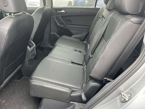 Used 2021 Volkswagen Tiguan SE w/ Panoramic Sunroof Package image 22