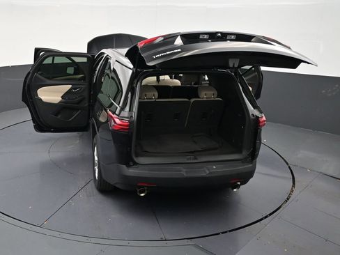 Used 2023 Chevrolet Traverse LS FWD image 33