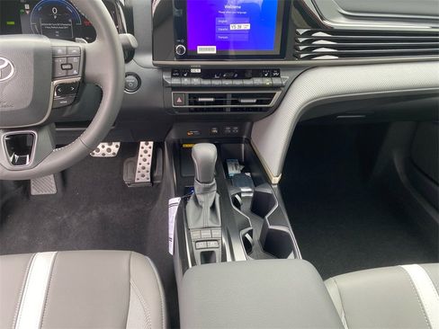 New 2026 Toyota Camry SE image 11