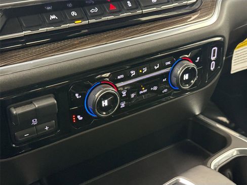 Used 2024 Chevrolet Silverado 1500 RST w/ Convenience Package II image 25