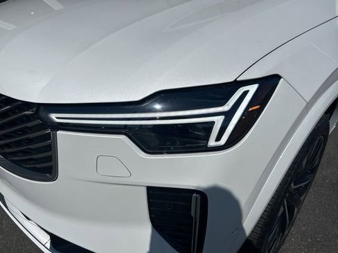 Certified 2025 Volvo XC90 B5 Plus image 8