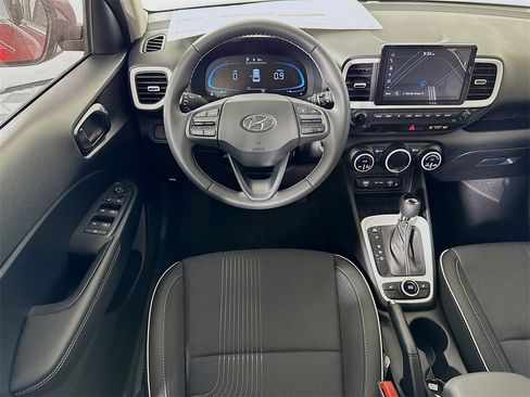 New 2025 Hyundai Venue Limited image 15