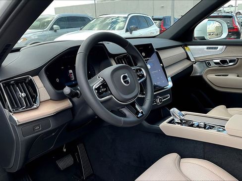 New 2026 Volvo XC90 B6 Ultra w/ Protection Package Premier image 20