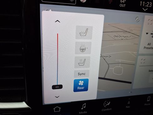 Certified 2021 Chrysler Pacifica Limited AWD/4WD image 5