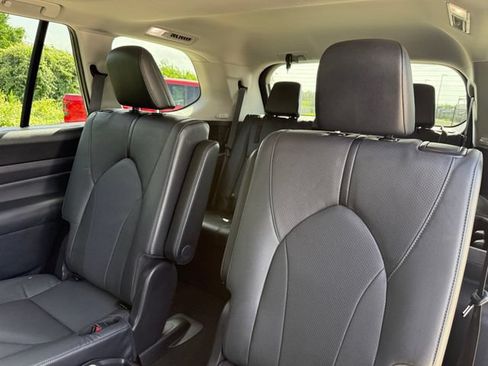 Used 2025 Toyota Grand Highlander AWD Hybrid image 27