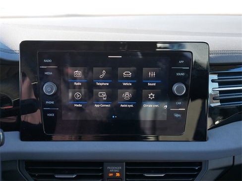 Certified 2025 Volkswagen Jetta SE image 36