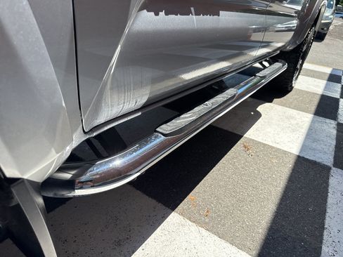 Used 2019 Toyota Tacoma TRD Sport AWD/4WD image 37