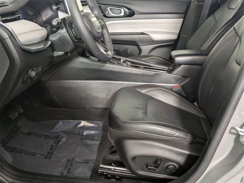 Certified 2023 Jeep Compass Limited image 10