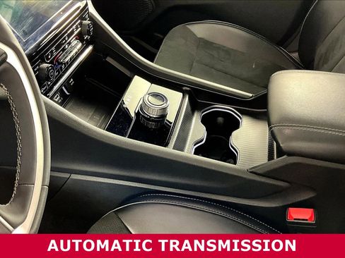 Used 2024 Jeep Grand Cherokee L Altitude image 17