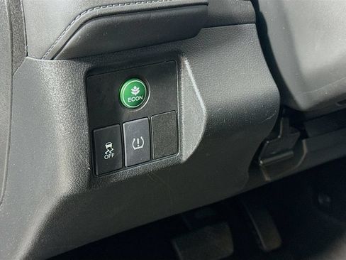 Used 2017 Honda HR-V LX image 11