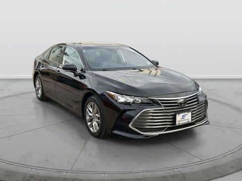 Used 2021 Toyota Avalon XLE image 1