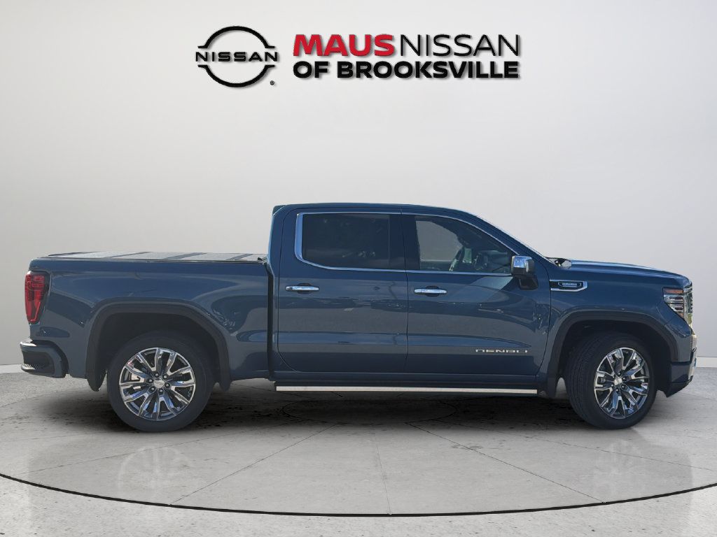 Used 2025 GMC Sierra 1500 Denali w/ Denali Reserve Package AWD/4WD image 13