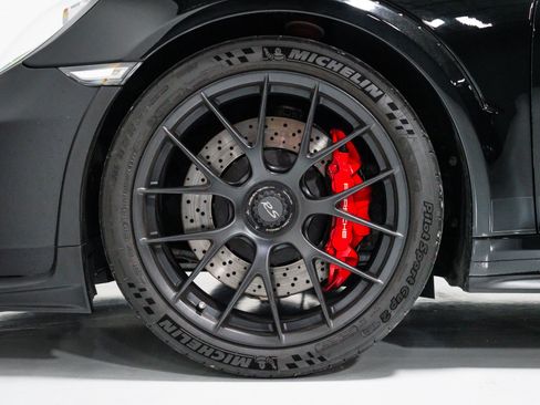 Used 2019 Porsche 911 GT3 RS w/ Weissach Package RWD image 9