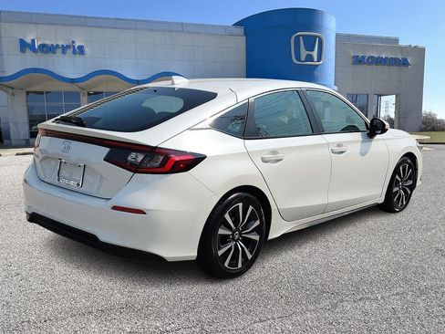 Used 2023 Honda Civic EX-L image 4