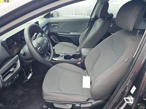 Used 2025 Kia K4 FWD image 9