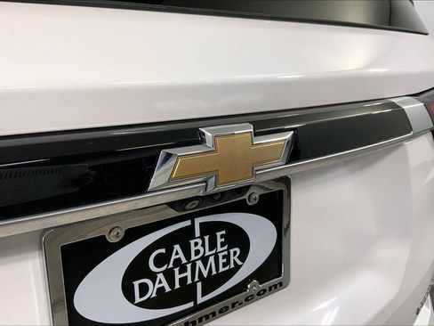 Used 2023 Chevrolet Traverse Premier image 31