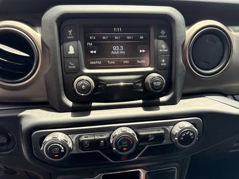Used 2018 Jeep Wrangler Unlimited Sport AWD/4WD image 17