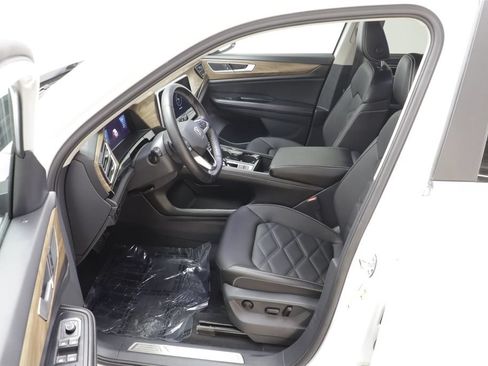 Used 2025 Volkswagen Atlas SE AWD/4WD image 6