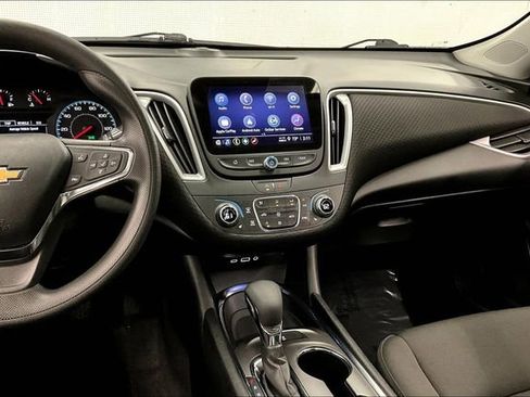 Used 2023 Chevrolet Malibu LT image 7