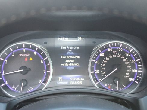 Used 2017 INFINITI Q60 2.0t w/ Moonroof Package image 10