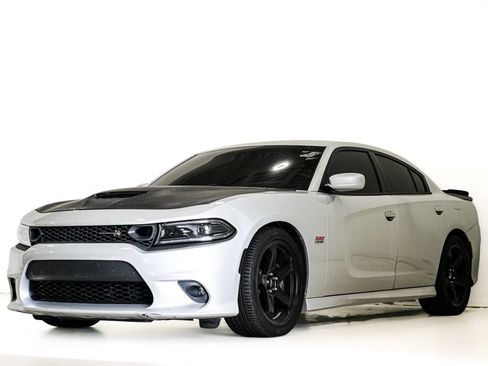Used 2022 Dodge Charger Scat Pack RWD image 3