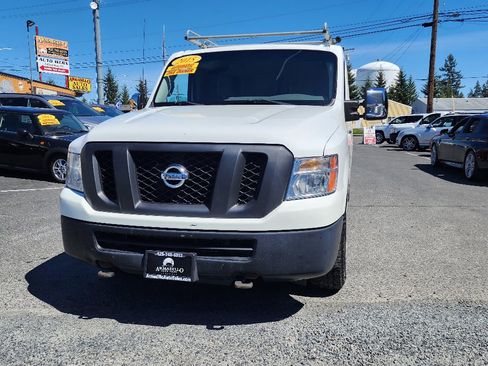 Used 2015 Nissan NV 2500 SV w/ Technology Package image 2
