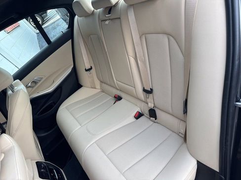 Used 2022 BMW 330i xDrive Sedan w/ Driving Assistance Package image 9