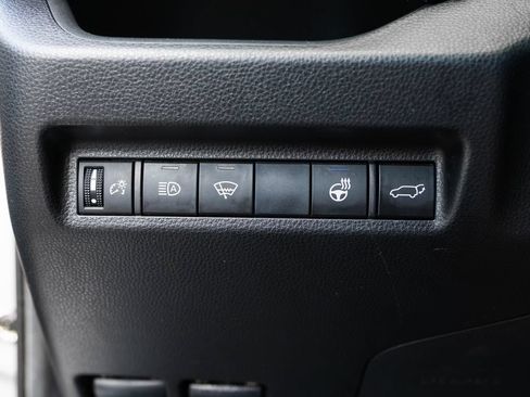 Used 2019 Toyota RAV4 XLE Premium w/ Cold Weather Package AWD/4WD image 30