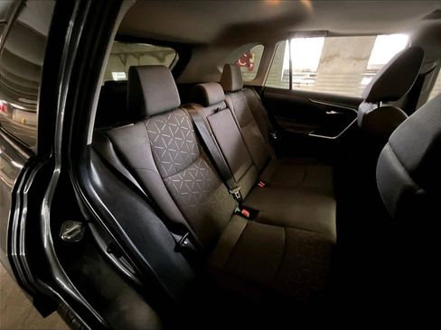 Used 2020 Toyota RAV4 XLE w/ Convenience Package image 11