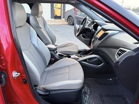 Used 2014 Hyundai Veloster w/ Technology Package 03 FWD image 11
