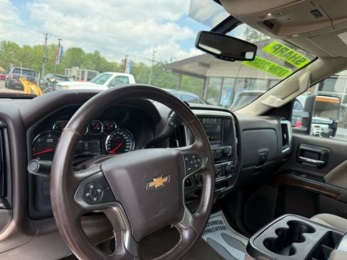 Used 2018 Chevrolet Silverado 1500 LT w/ All Star Edition AWD/4WD image 11