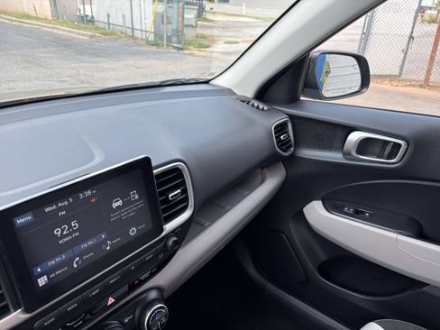 Used 2026 Hyundai Venue SEL FWD image 30