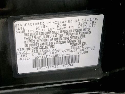 Used 2025 Nissan Versa SV w/ Trunk Package FWD image 31