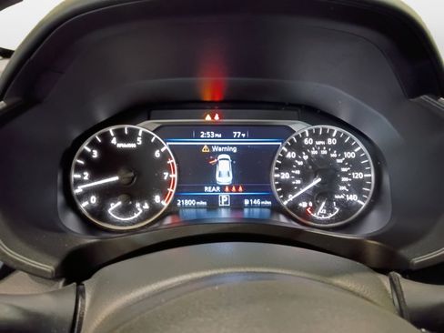 Used 2024 Nissan Altima 2.5 SR w/ SR Premium Package FWD image 11