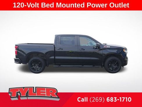 Used 2022 Chevrolet Silverado 1500 RST w/ Z71 Off-Road Package AWD/4WD image 9