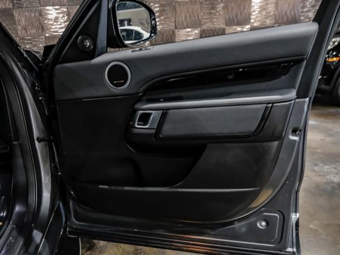 Used 2018 Land Rover Discovery SE AWD/4WD image 44