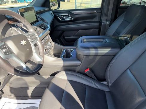 Used 2023 Chevrolet Suburban LT RWD image 9