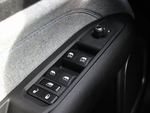 Used 2023 Jeep Compass Latitude w/ Convenience Group image 19