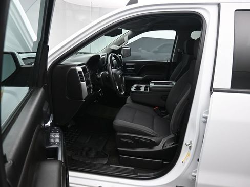 Used 2018 Chevrolet Silverado 1500 LT AWD/4WD image 11